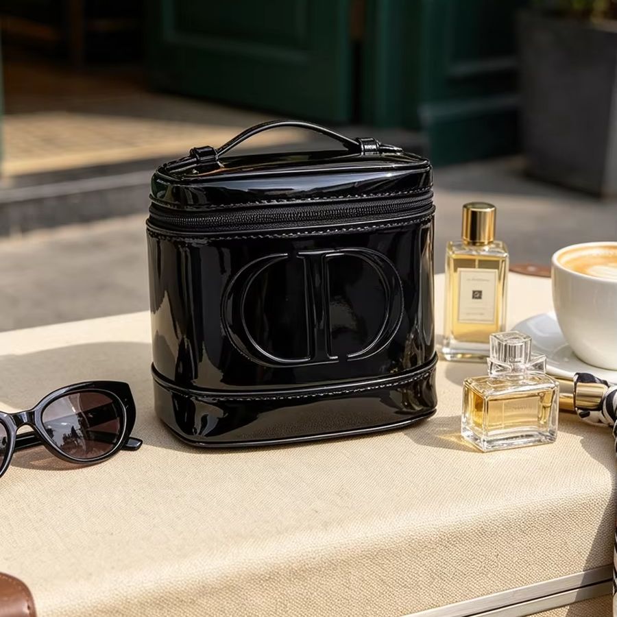 Sac DIOR en maille noire pour  - Beauty Makeup Vanity avis et prix